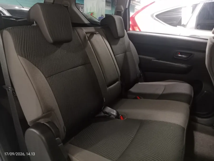 Foto Mobil Bekas Kabin Belakang Suzuki Ertiga 1.5 GX Hybrid tahun 2023