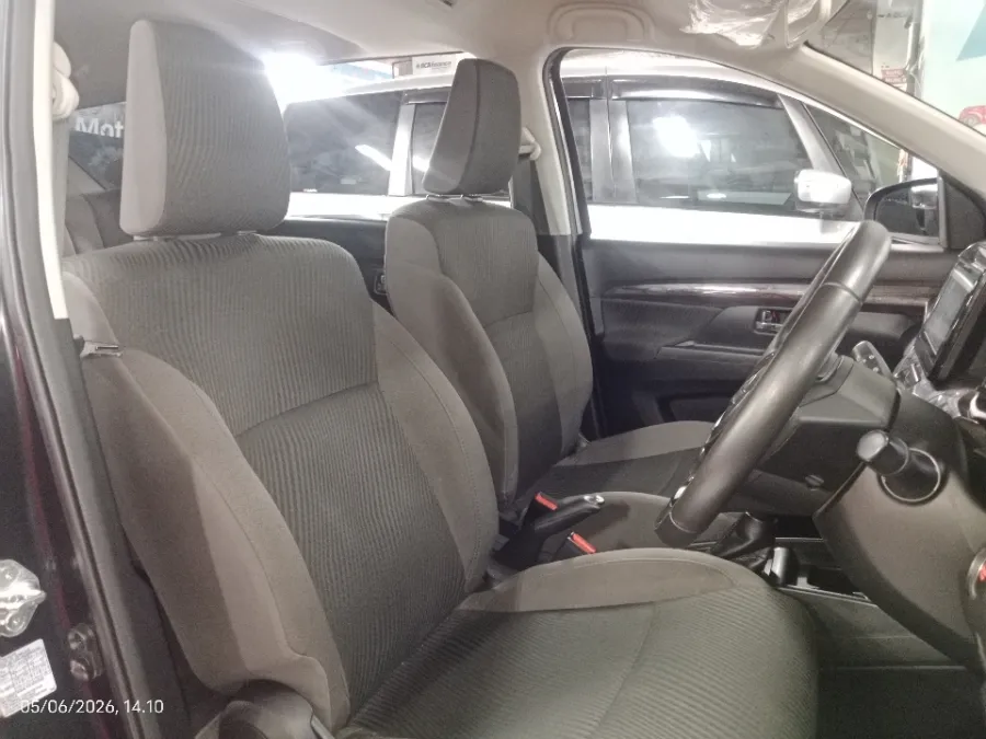 Foto Mobil Bekas Kabin Depan Suzuki Ertiga 1.5 GX Hybrid tahun 2023