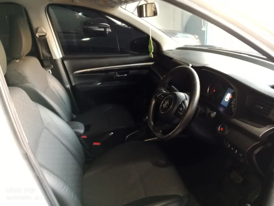 Foto Mobil Bekas Kabin Depan Suzuki Ertiga 1.5 GX Hybrid tahun 2023