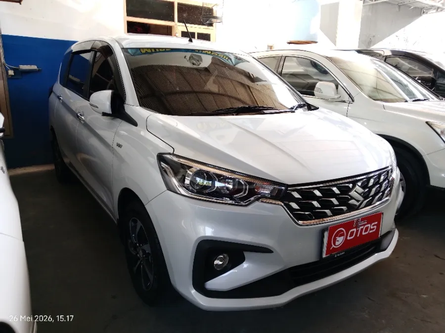 Foto Mobil Bekas Kanan Depan Suzuki Ertiga 1.5 GX Hybrid tahun 2023