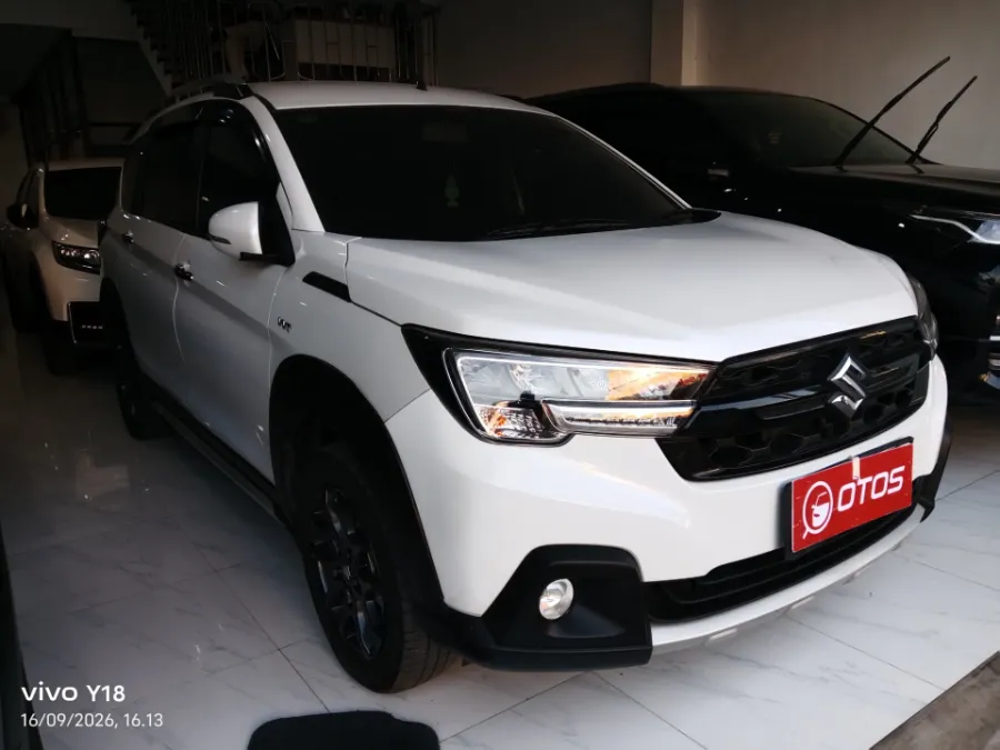 Foto Mobil Bekas Kanan Depan Suzuki Ertiga 1.5 GX Hybrid tahun 2023