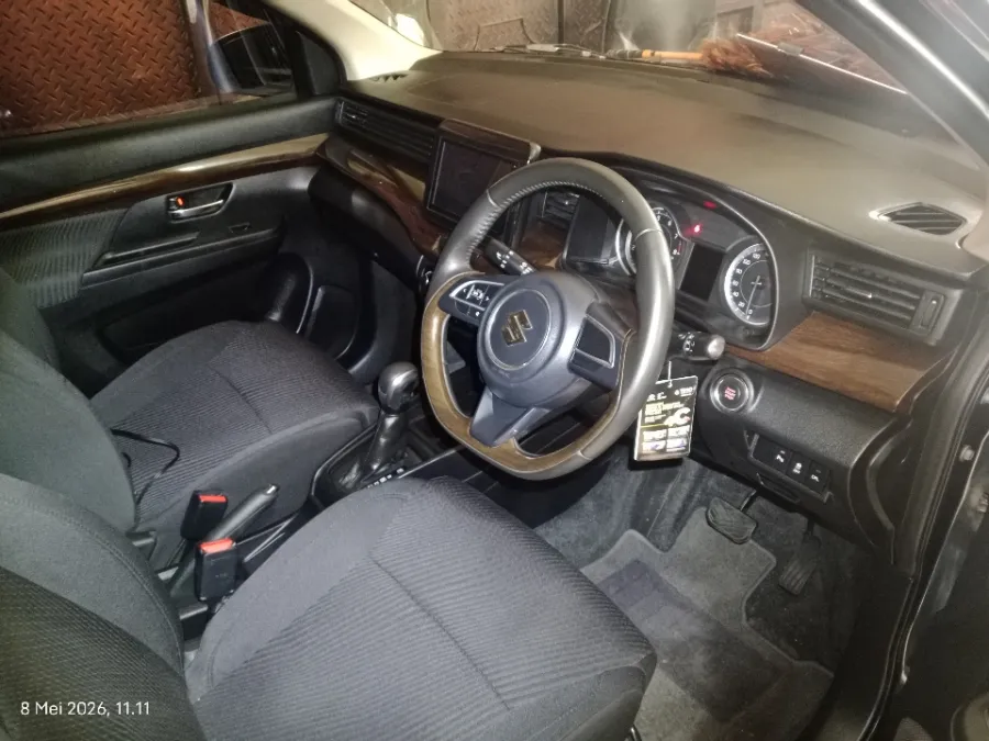 Foto Mobil Bekas Kabin Depan Suzuki Ertiga 1.5 Sport tahun 2020