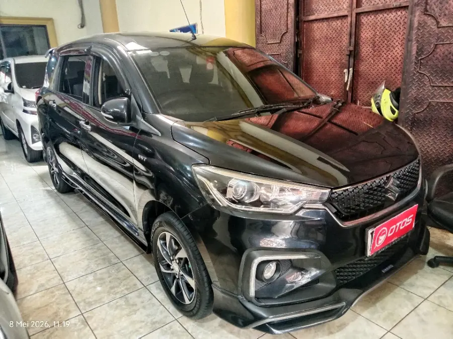 Foto Mobil Bekas Kanan Depan Suzuki Ertiga 1.5 Sport tahun 2020