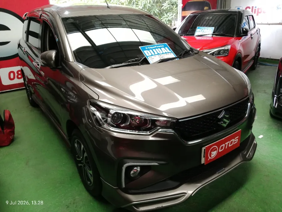Foto Mobil Bekas Kanan Depan Suzuki Ertiga 1.5 Sport tahun 2022