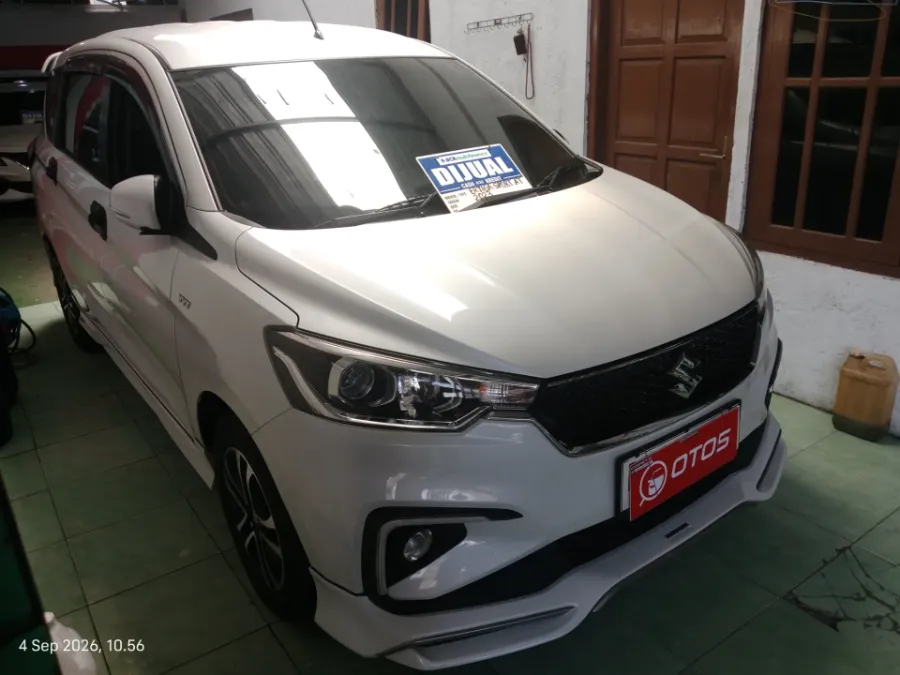 Foto Mobil Bekas Kanan Depan Suzuki Ertiga 1.5 Sport tahun 2022