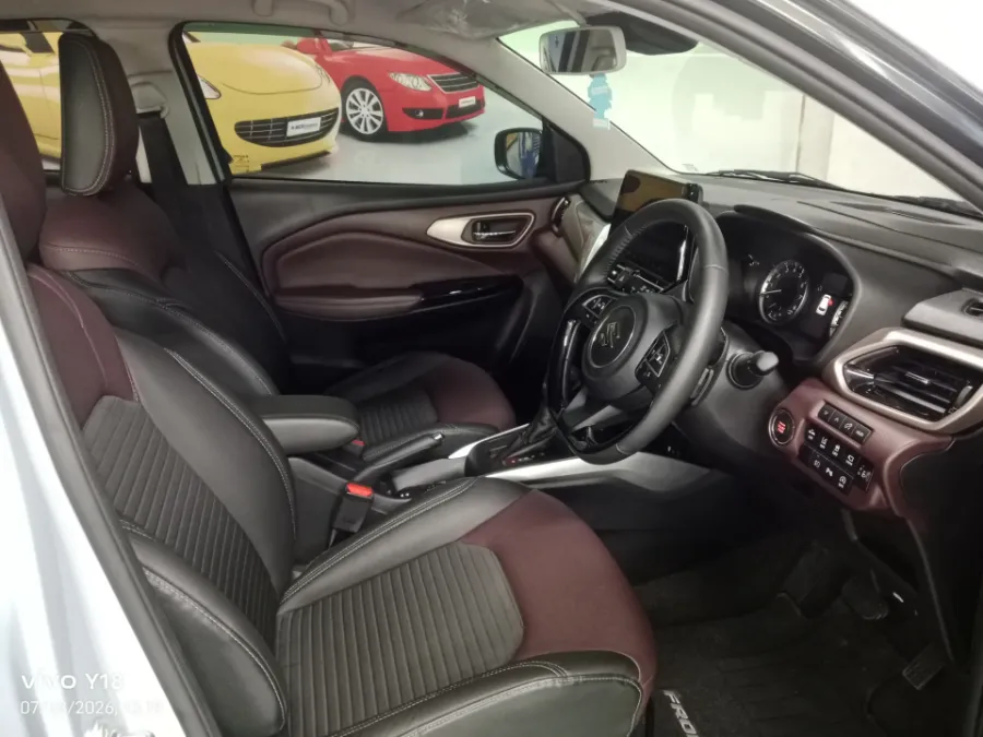 Foto Mobil Bekas Kabin Depan Suzuki Fronx 1.5 GL tahun 2025