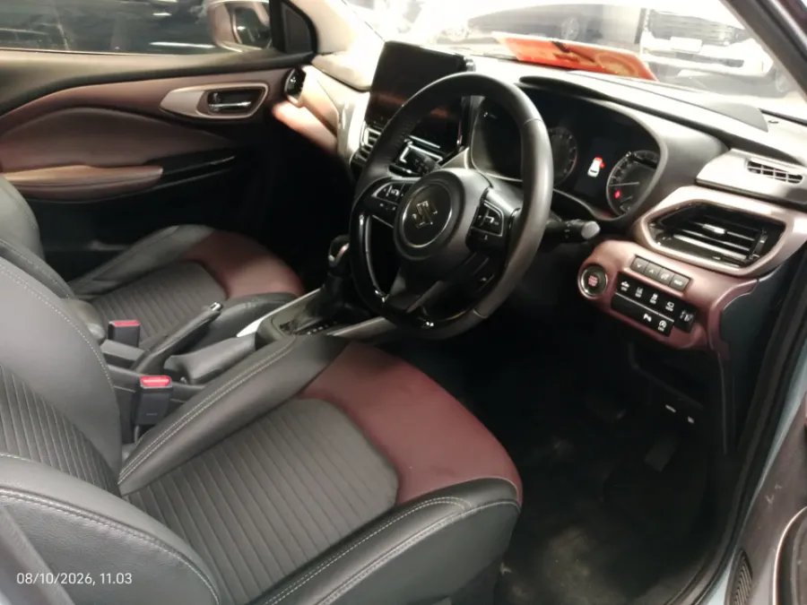 Foto Mobil Bekas Kabin Depan Suzuki Fronx 1.5 GL tahun 2025