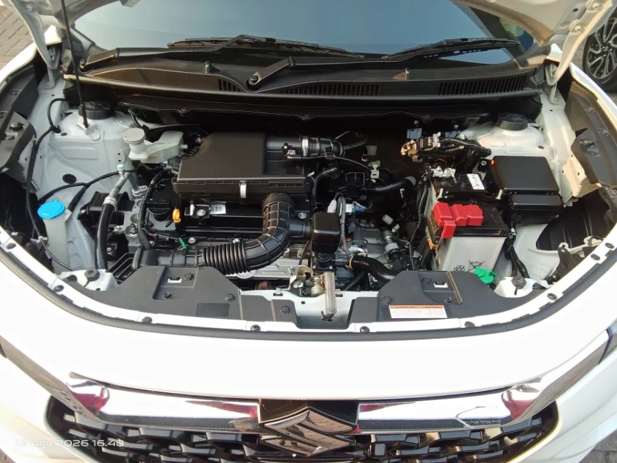 Foto Mobil Bekas Mesin Suzuki Fronx 1.5 GL tahun 2025