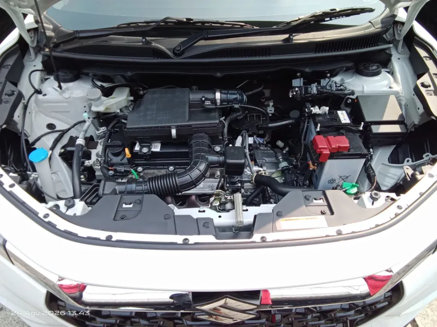 Foto Mobil Bekas Mesin Suzuki Fronx 1.5 GL tahun 2025
