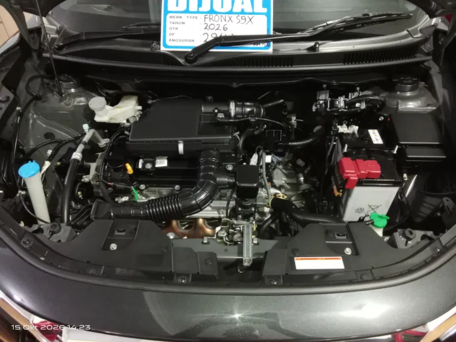 Foto Mobil Bekas Mesin Suzuki Fronx 1.5 SGX Hybrid tahun 2025