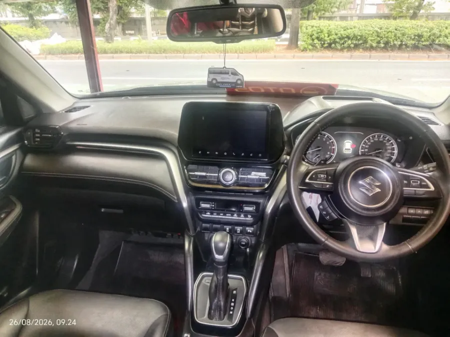 Foto Mobil Bekas Dashboard Suzuki Grand Vitara 1.5 GX Hybrid tahun 2023