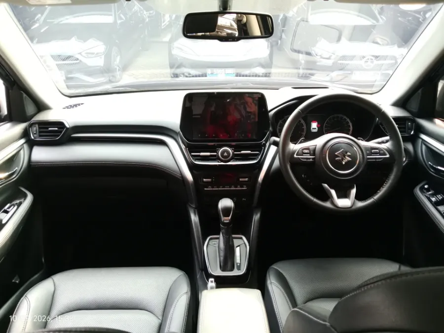 Foto Mobil Bekas Dashboard Suzuki Grand Vitara 1.5 GX Hybrid tahun 2023