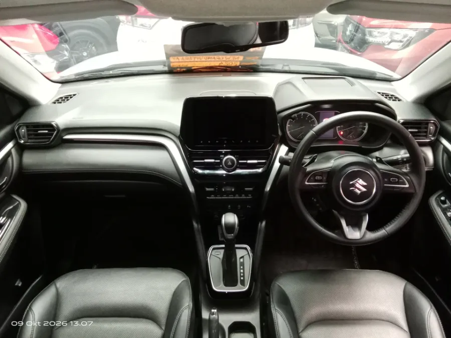 Foto Mobil Bekas Dashboard Suzuki Grand Vitara 1.5 GX Hybrid tahun 2023
