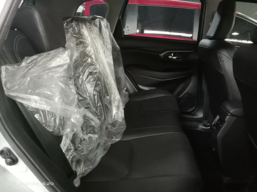 Foto Mobil Bekas Kabin Belakang Suzuki Grand Vitara 1.5 GX Hybrid tahun 2023