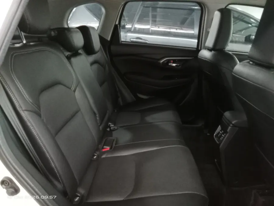 Foto Mobil Bekas Kabin Belakang Suzuki Grand Vitara 1.5 GX Hybrid tahun 2023