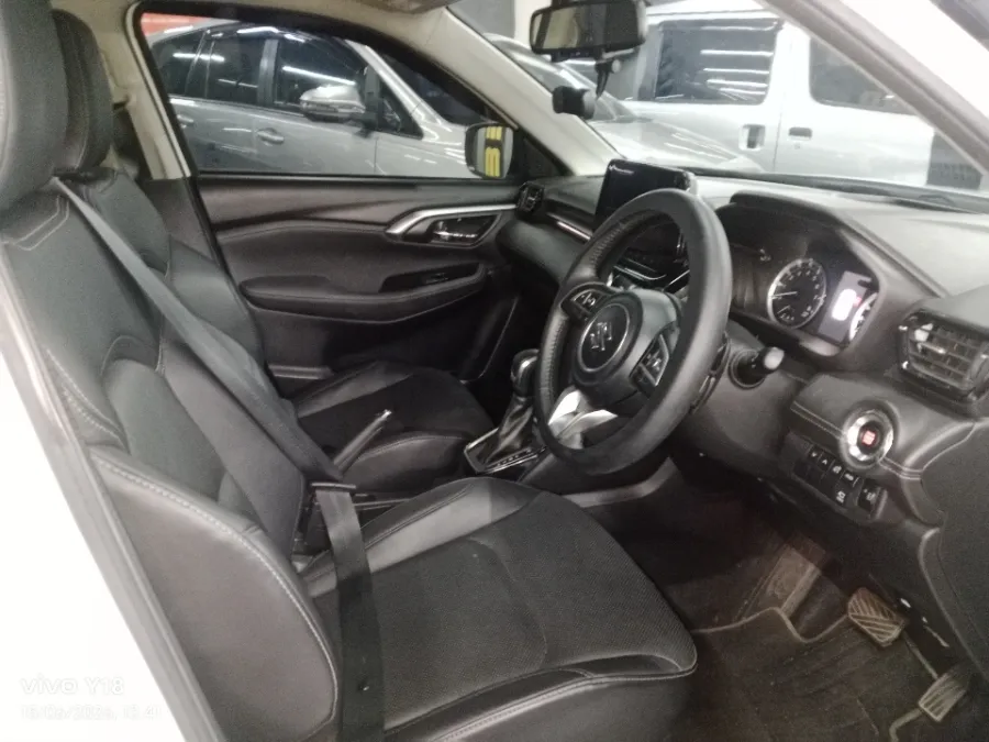 Foto Mobil Bekas Kabin Depan Suzuki Grand Vitara 1.5 GX Hybrid tahun 2023