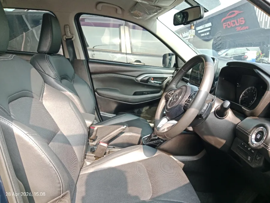 Foto Mobil Bekas Kabin Depan Suzuki Grand Vitara 1.5 GX Hybrid tahun 2023