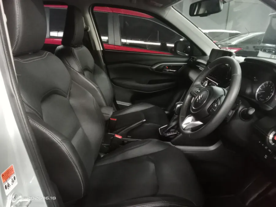 Foto Mobil Bekas Kabin Depan Suzuki Grand Vitara 1.5 GX Hybrid tahun 2023