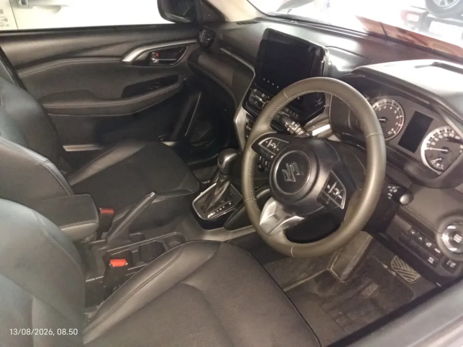 Foto Mobil Bekas Kabin Depan Suzuki Grand Vitara 1.5 GX Hybrid tahun 2023
