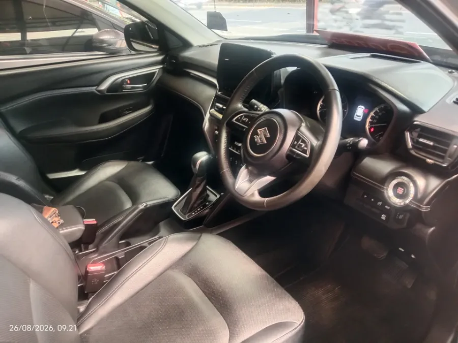 Foto Mobil Bekas Kabin Depan Suzuki Grand Vitara 1.5 GX Hybrid tahun 2023