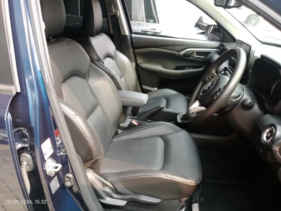 Foto Mobil Bekas Kabin Depan Suzuki Grand Vitara 1.5 GX Hybrid tahun 2023