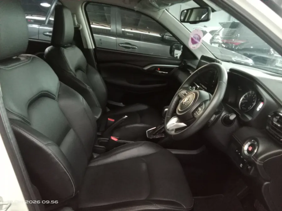 Foto Mobil Bekas Kabin Depan Suzuki Grand Vitara 1.5 GX Hybrid tahun 2023