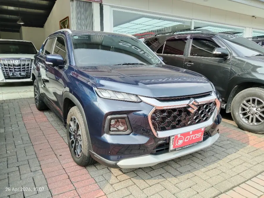 Foto Mobil Bekas Kanan Depan Suzuki Grand Vitara 1.5 GX Hybrid tahun 2023