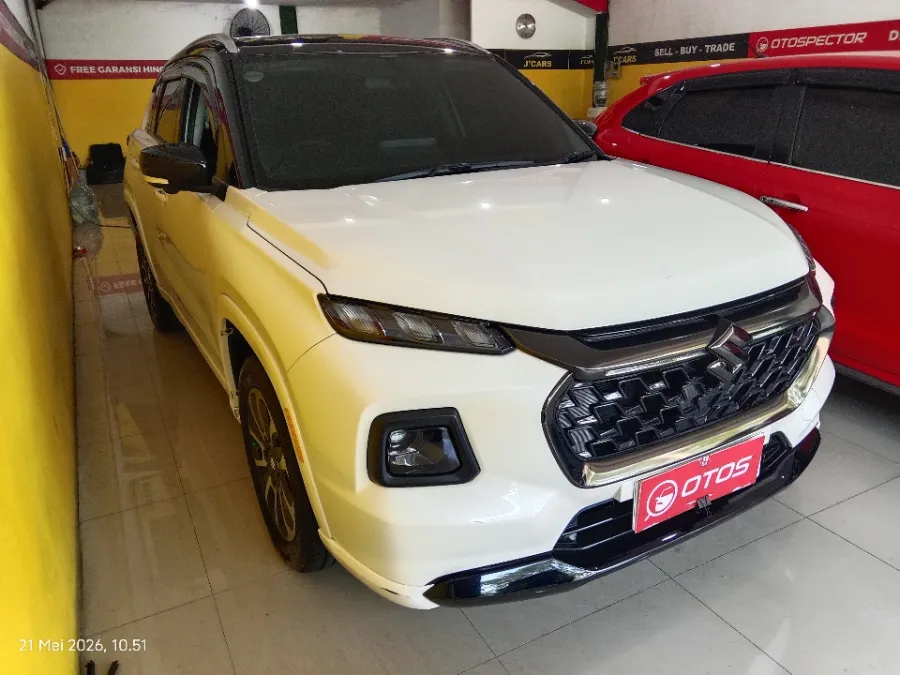 Foto Mobil Bekas Kanan Depan Suzuki Grand Vitara 1.5 GX Hybrid tahun 2023