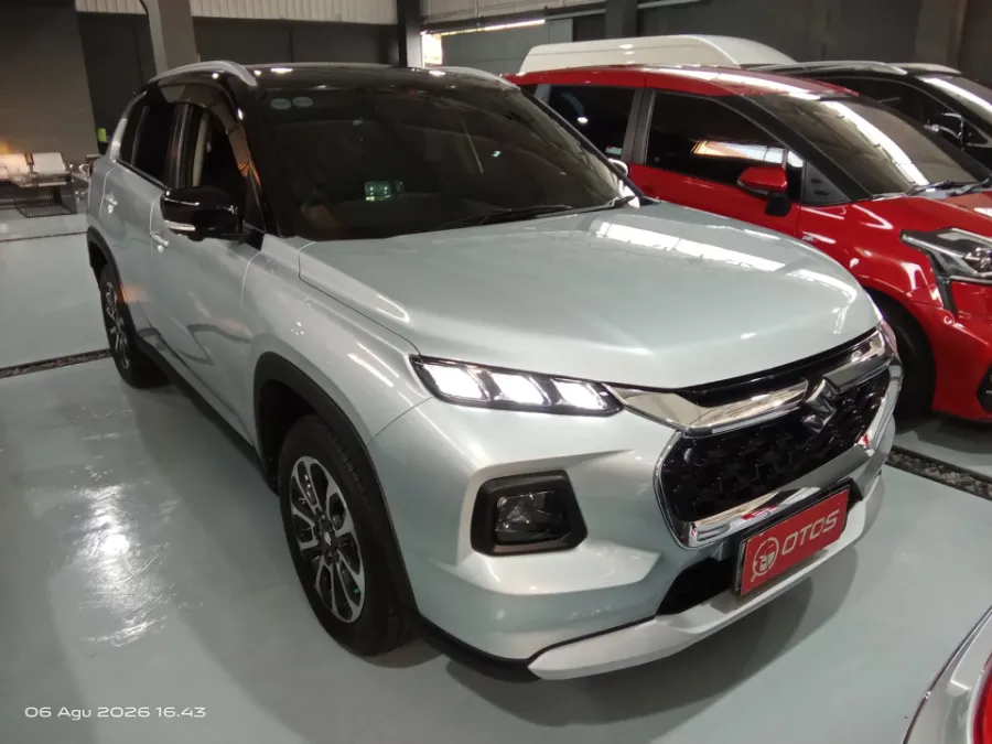 Foto Mobil Bekas Kanan Depan Suzuki Grand Vitara 1.5 GX Hybrid tahun 2023