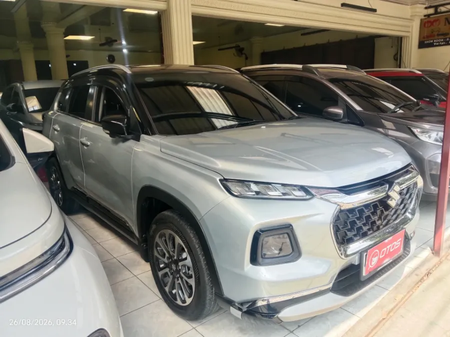 Foto Mobil Bekas Kanan Depan Suzuki Grand Vitara 1.5 GX Hybrid tahun 2023