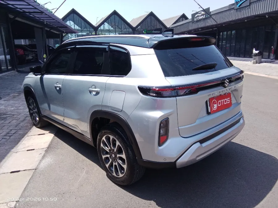 Foto Mobil Bekas Kiri Belakang Suzuki Grand Vitara 1.5 GX Hybrid tahun 2023