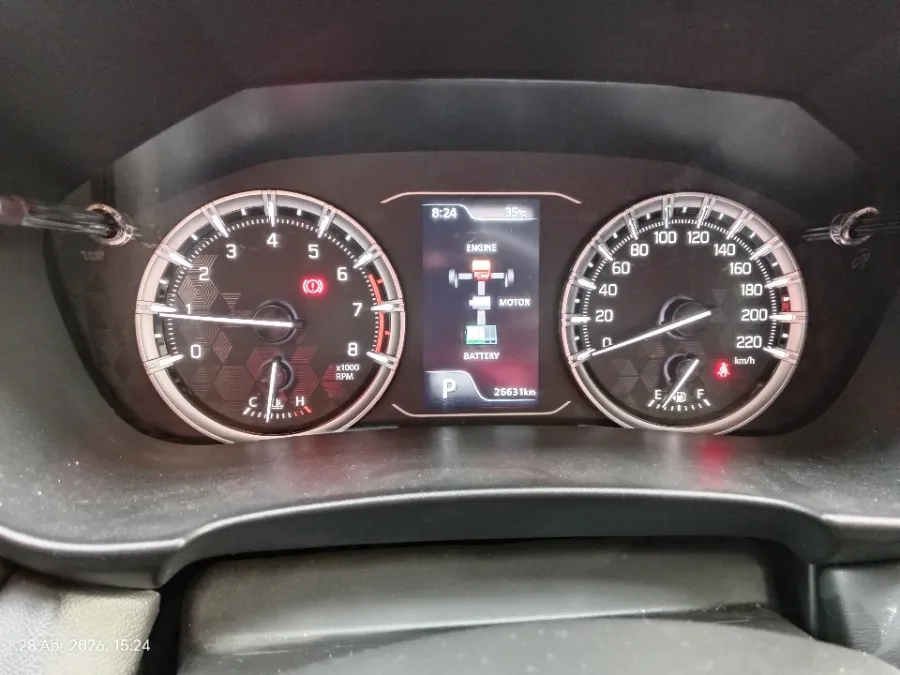 Foto Mobil Bekas Odometer Suzuki Grand Vitara 1.5 GX Hybrid tahun 2023