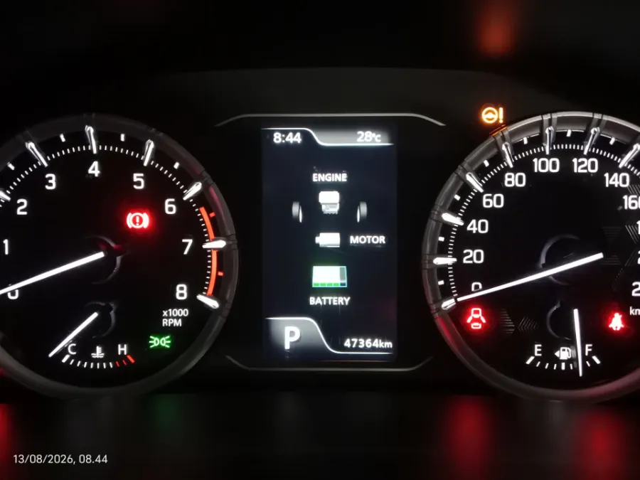 Foto Mobil Bekas Odometer Suzuki Grand Vitara 1.5 GX Hybrid tahun 2023