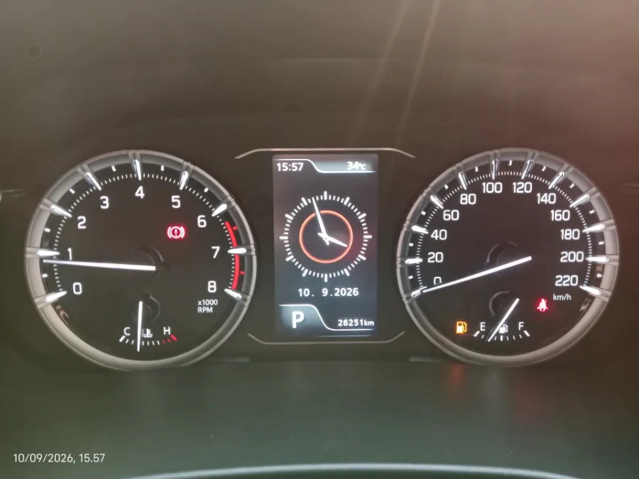 Foto Mobil Bekas Odometer Suzuki Grand Vitara 1.5 GX Hybrid tahun 2023