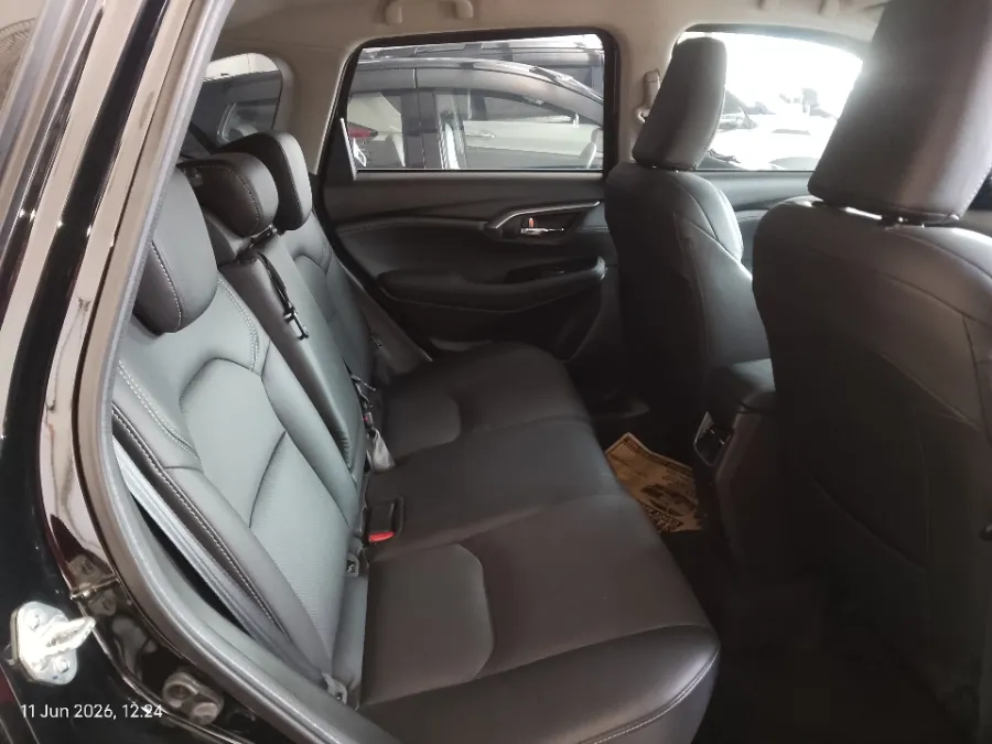 Foto Mobil Bekas Kabin Belakang Suzuki Grand Vitara 1.5 GX Hybrid tahun 2024