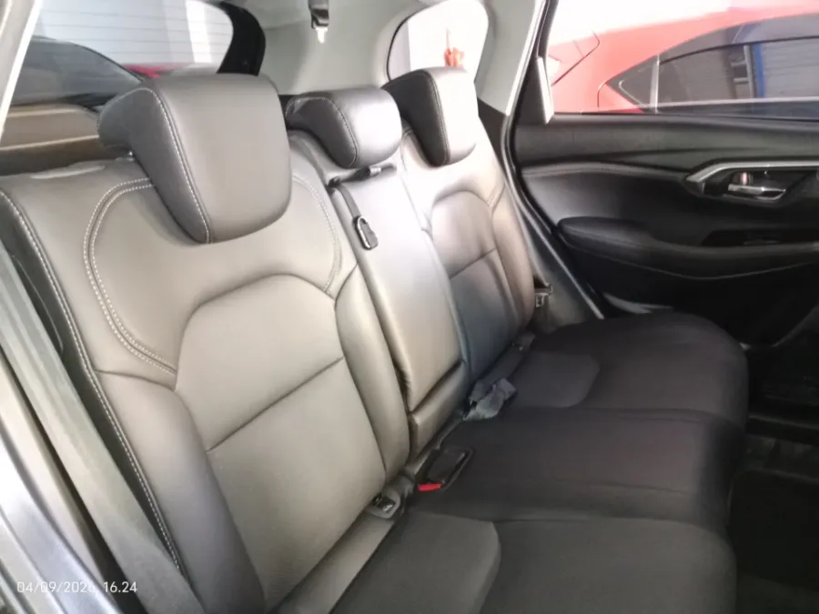 Foto Mobil Bekas Kabin Belakang Suzuki Grand Vitara 1.5 GX Hybrid tahun 2024