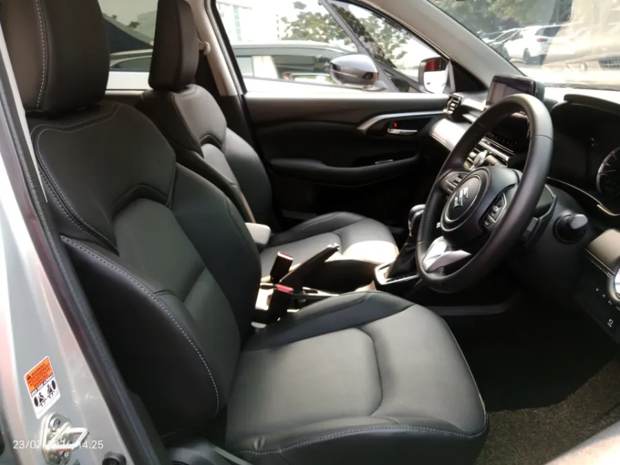Foto Mobil Bekas Kabin Depan Suzuki Grand Vitara 1.5 GX Hybrid tahun 2024