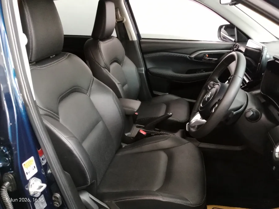 Foto Mobil Bekas Kabin Depan Suzuki Grand Vitara 1.5 GX Hybrid tahun 2024