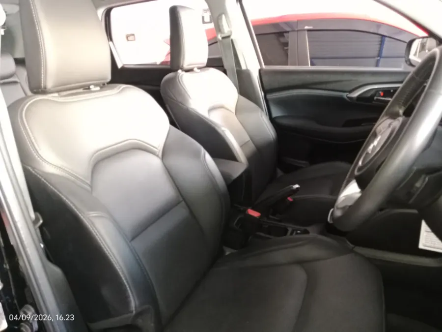 Foto Mobil Bekas Kabin Depan Suzuki Grand Vitara 1.5 GX Hybrid tahun 2024