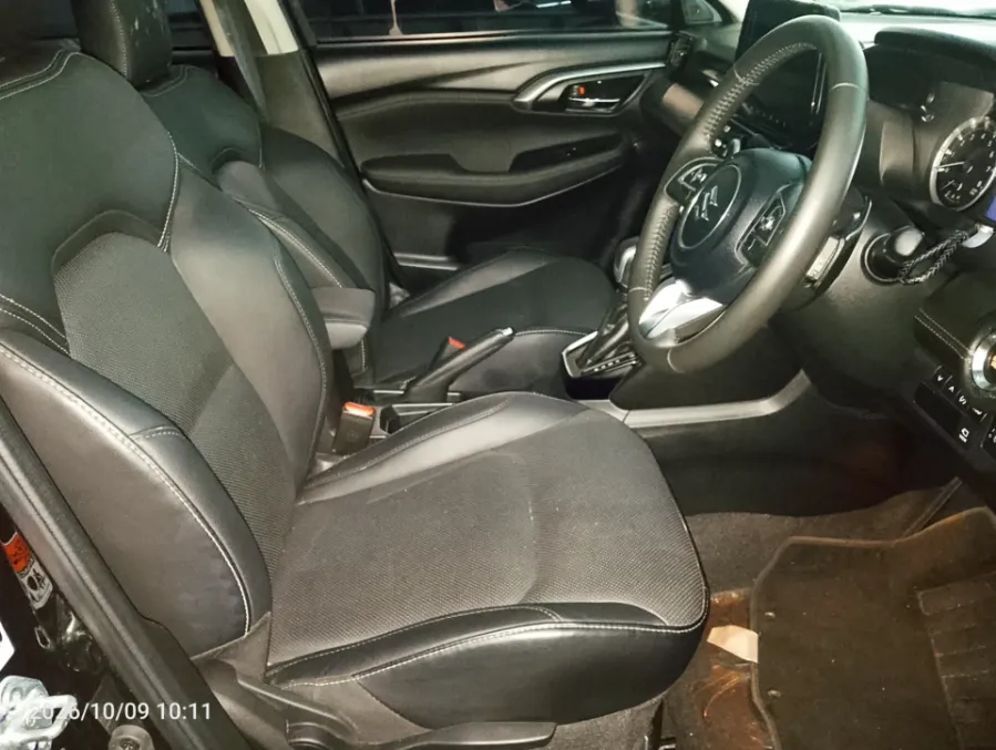 Foto Mobil Bekas Kabin Depan Suzuki Grand Vitara 1.5 GX Hybrid tahun 2024