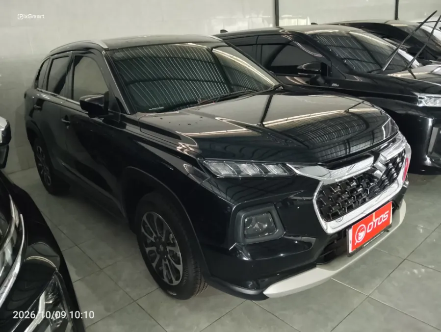 Foto Mobil Bekas Kanan Depan Suzuki Grand Vitara 1.5 GX Hybrid tahun 2024