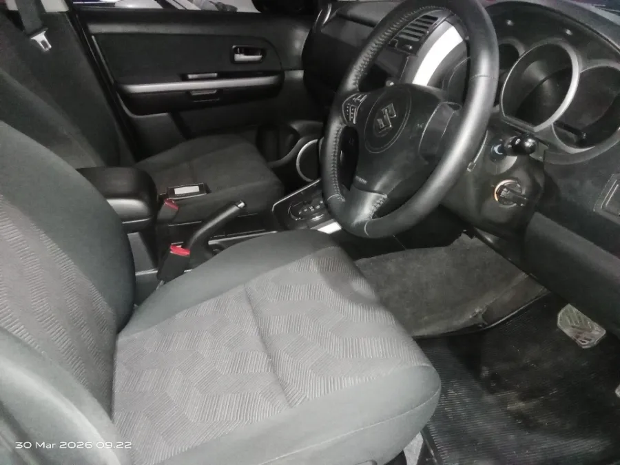 Foto Mobil Bekas Kabin Depan Suzuki Grand Vitara 2.0 JLX tahun 2016