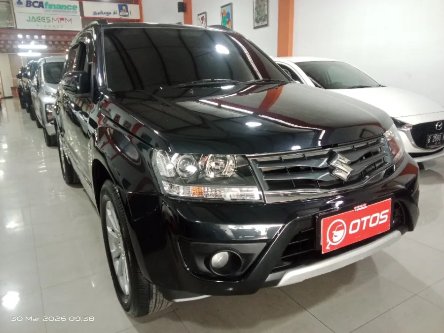 Foto Mobil Bekas Kanan Depan Suzuki Grand Vitara 2.0 JLX tahun 2016