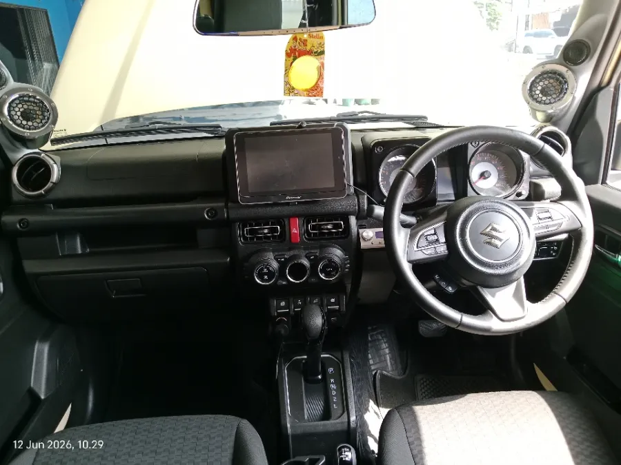 Foto Mobil Bekas Dashboard Suzuki Jimny 1.5 4x4 tahun 2019