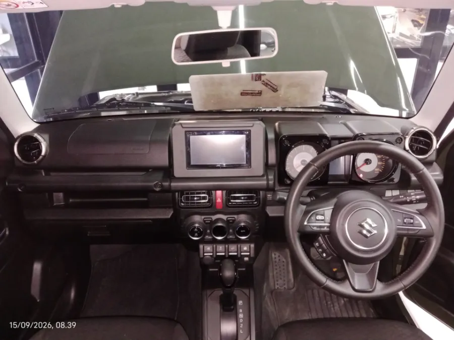 Foto Mobil Bekas Dashboard Suzuki Jimny 1.5 4x4 tahun 2019