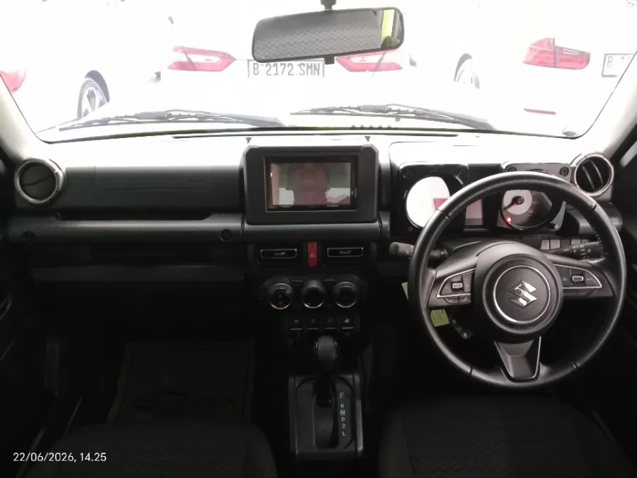 Foto Mobil Bekas Dashboard Suzuki Jimny 1.5 4x4 tahun 2020