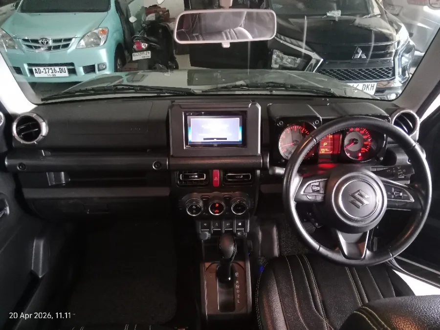 Foto Mobil Bekas Dashboard Suzuki Jimny 1.5 4x4 tahun 2021