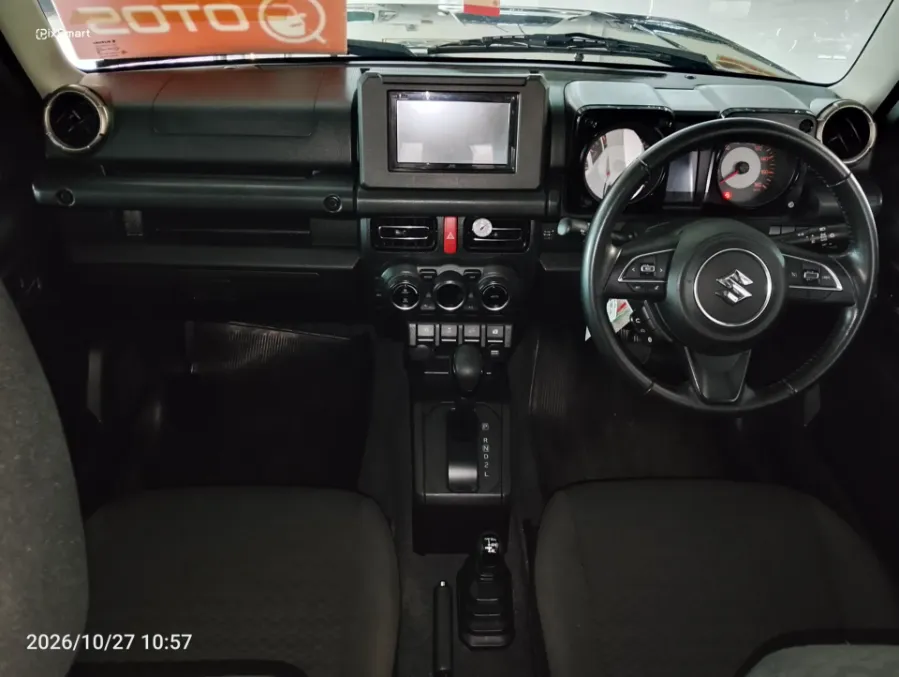 Foto Mobil Bekas Dashboard Suzuki Jimny 1.5 4x4 tahun 2021