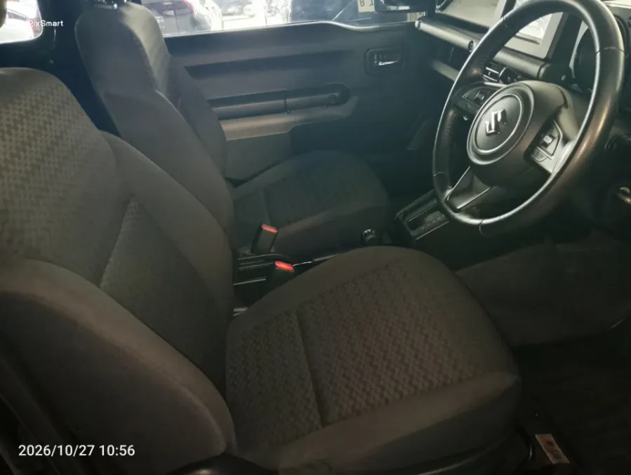 Foto Mobil Bekas Kabin Depan Suzuki Jimny 1.5 4x4 tahun 2021