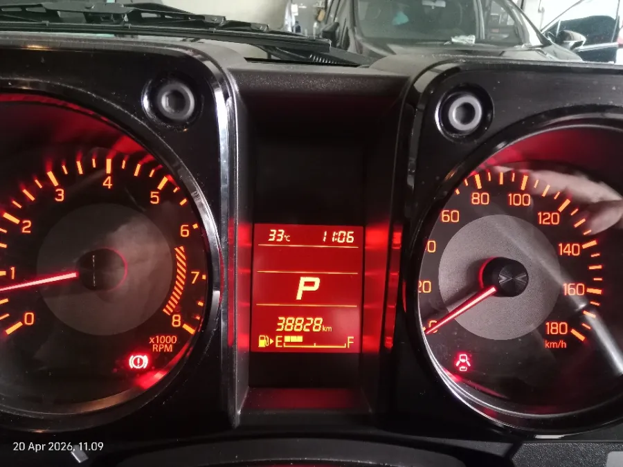 Foto Mobil Bekas Odometer Suzuki Jimny 1.5 4x4 tahun 2021